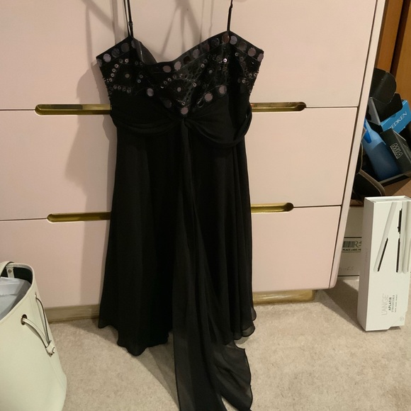 Black BCBGMAXAZRIA. cocktail dress with sequins Sz 4 - Picture 2 of 6